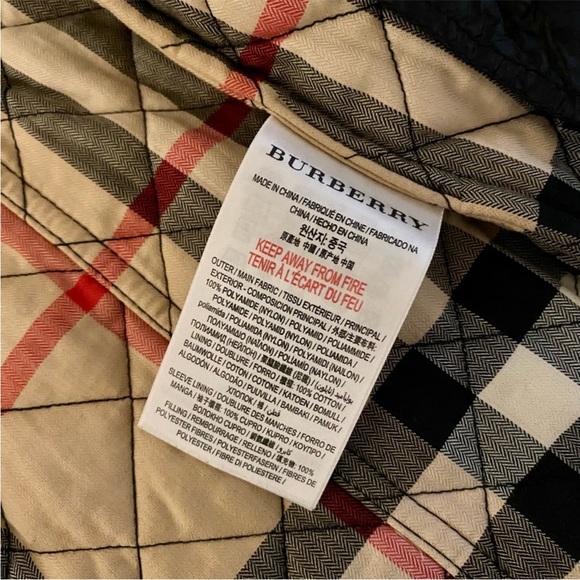 BURBERRY Quilted detachable Hooded Black Jacket!! Girls Size 6Y!! - Picture 7 of 10